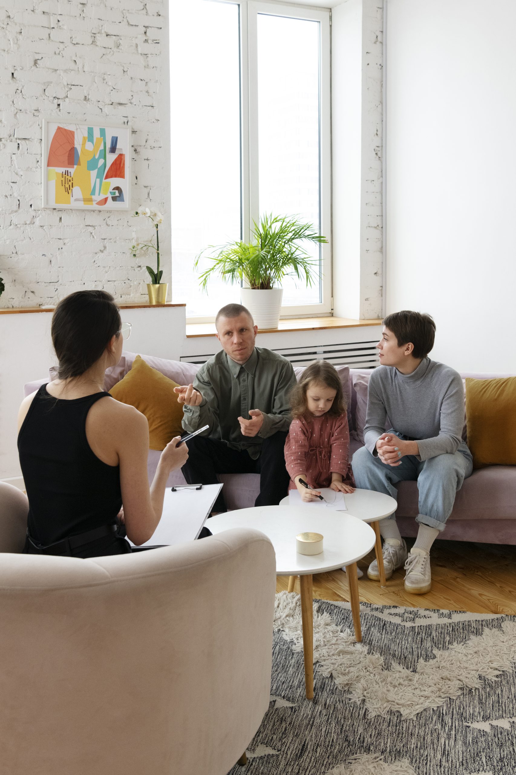 parents-kid-doing-therapy